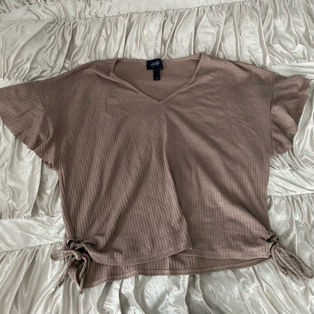 Dusty rose sweater top. Fits like an xl